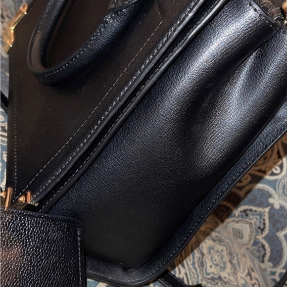 Michael Kors Kinsley Accordian, Satchel and wallet!! NWOT - Picture 4 of 9